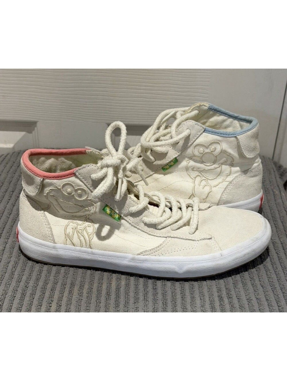 VANS The Lizzie Skate Shoes Sesame Street Embroidered Characters Size M8 W9.5